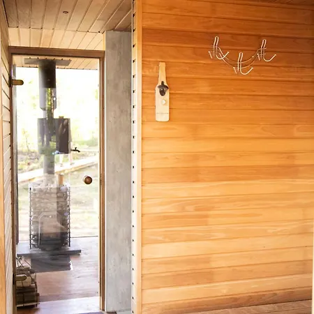 Torgu Kuningriigi Palee Villa *