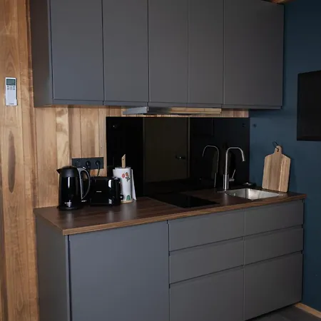 Torgu Kuningriigi Palee * Rahuste