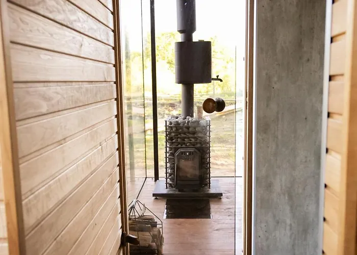 Torgu Kuningriigi Palee * Rahuste