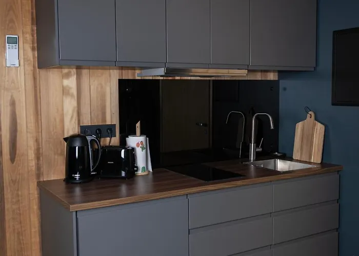 Torgu Kuningriigi Palee * Rahuste